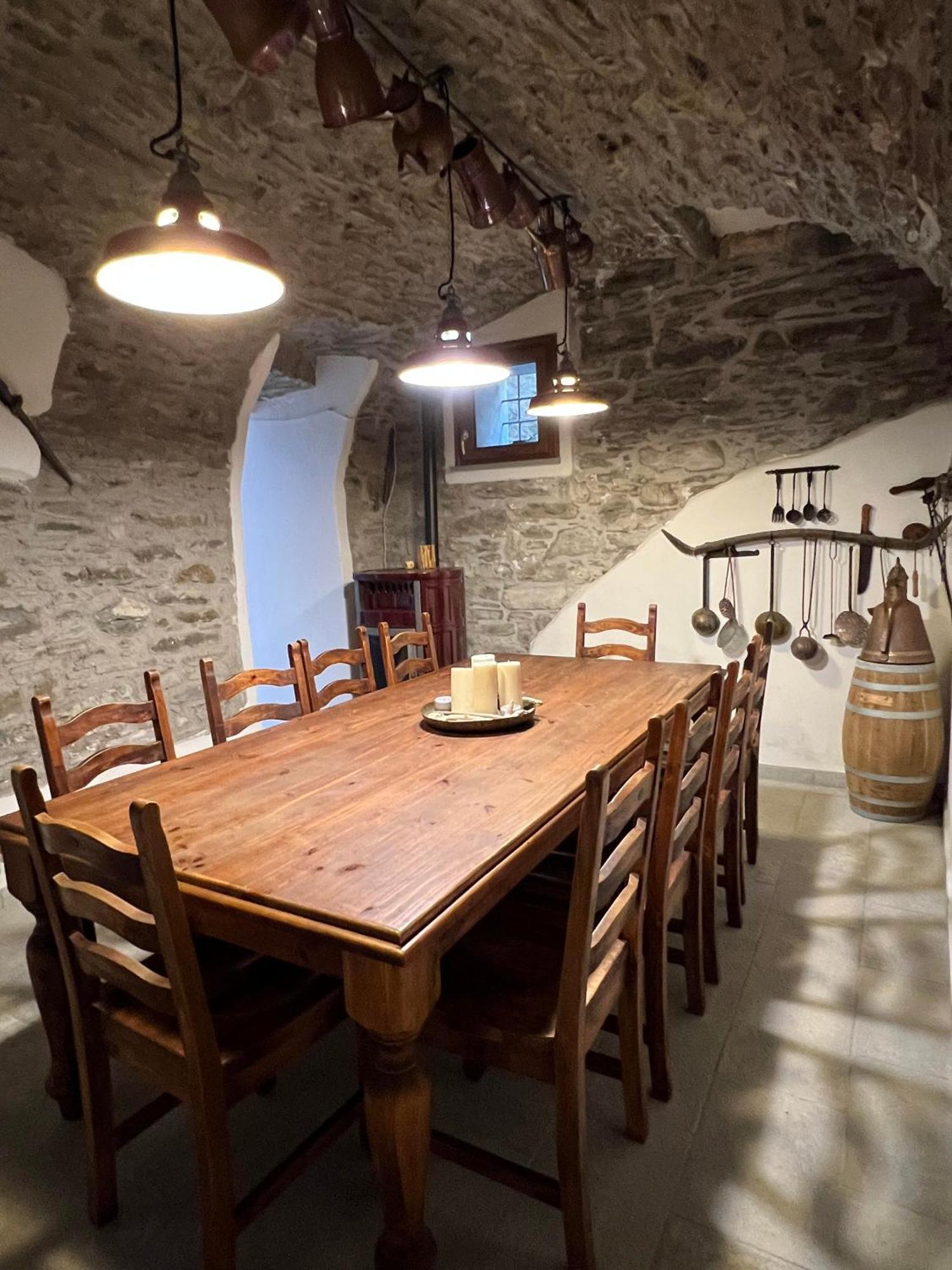 Casa Boru - A Beautiful Fully Restored Spacious House With Fantastic Views Calice al Cornoviglio Exteriör bild