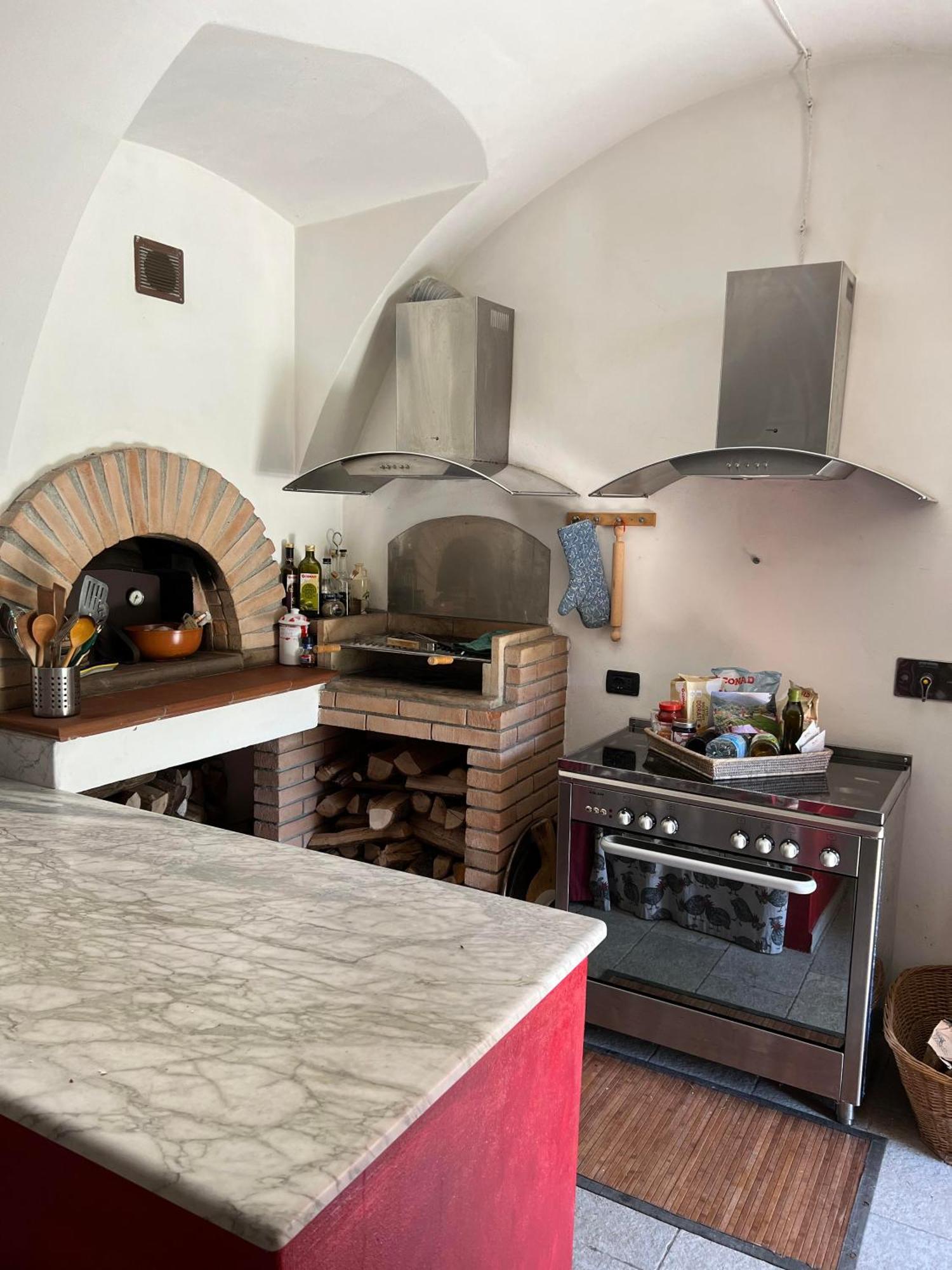 Casa Boru - A Beautiful Fully Restored Spacious House With Fantastic Views Calice al Cornoviglio Exteriör bild
