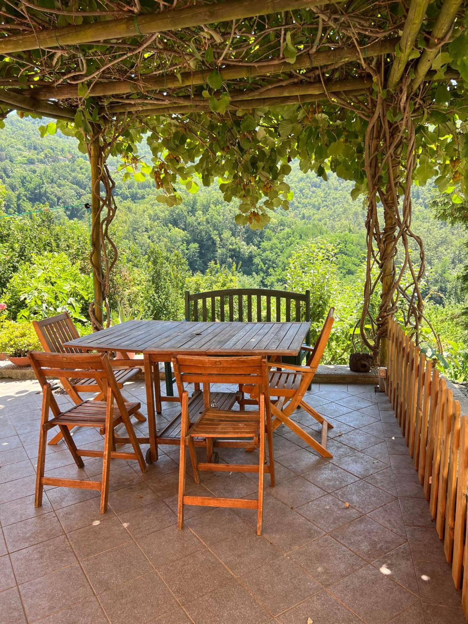 Casa Boru - A Beautiful Fully Restored Spacious House With Fantastic Views Calice al Cornoviglio Exteriör bild