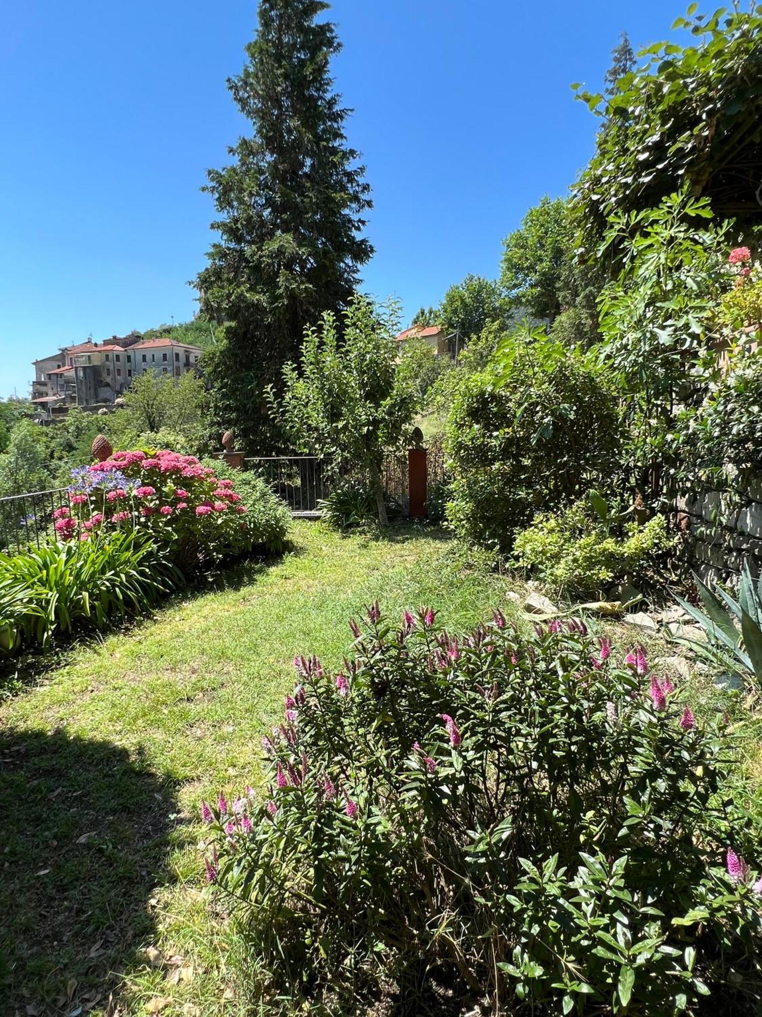 Casa Boru - A Beautiful Fully Restored Spacious House With Fantastic Views Calice al Cornoviglio Exteriör bild